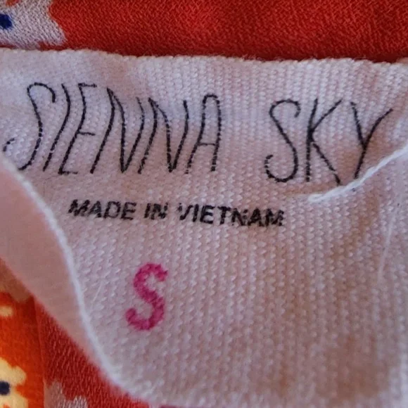 Sienna Sky - women/junior blouse size S - Picture 3 of 3